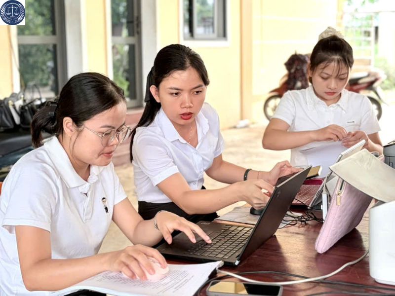 Đội ngũ chuyên gia pháp lý tại Lam Giang Legal tư vấn thủ tục doanh nghiệp.